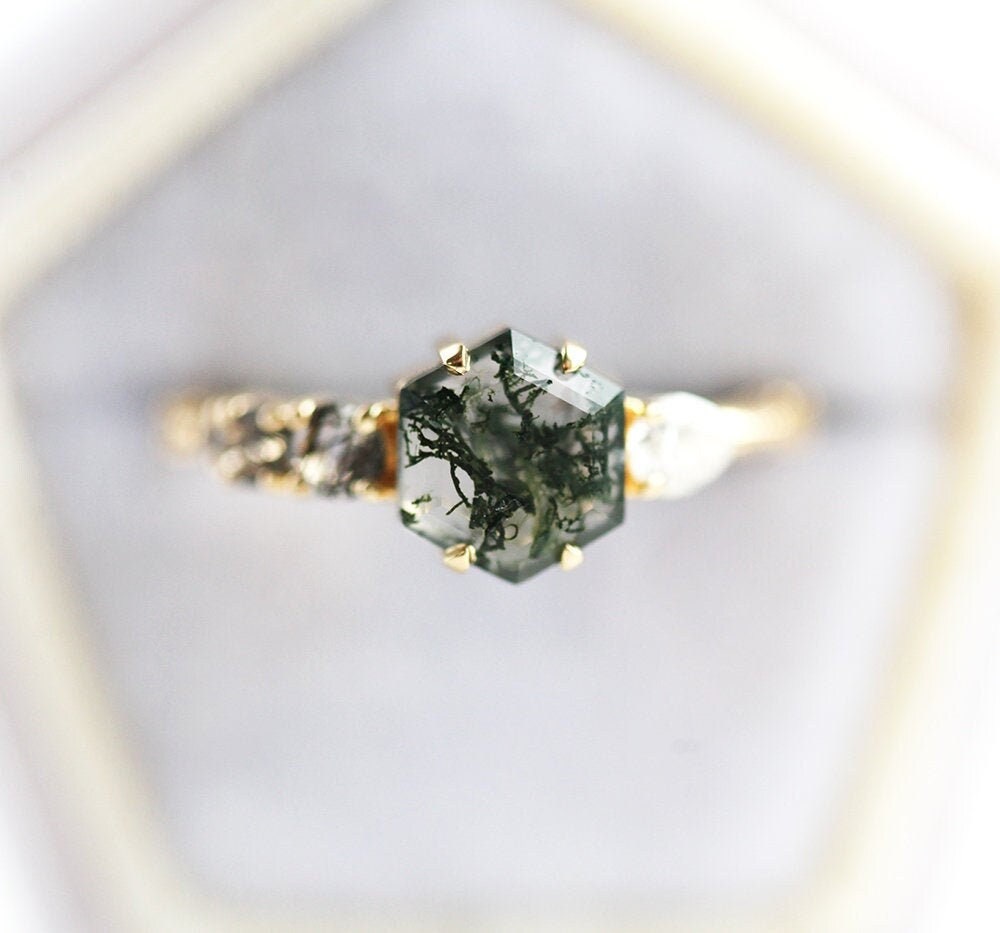 Alaia Hexagon Moss Agate Ring