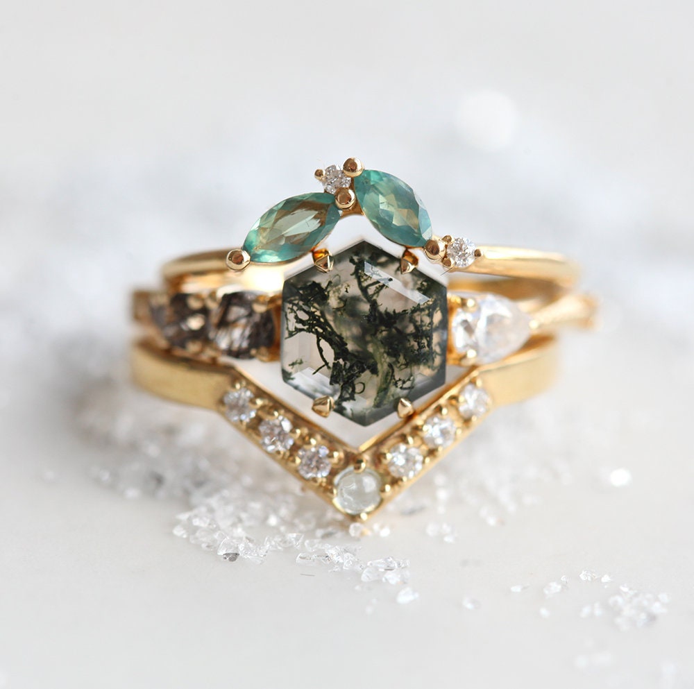 Alaia Hexagon Moss Agate Ring