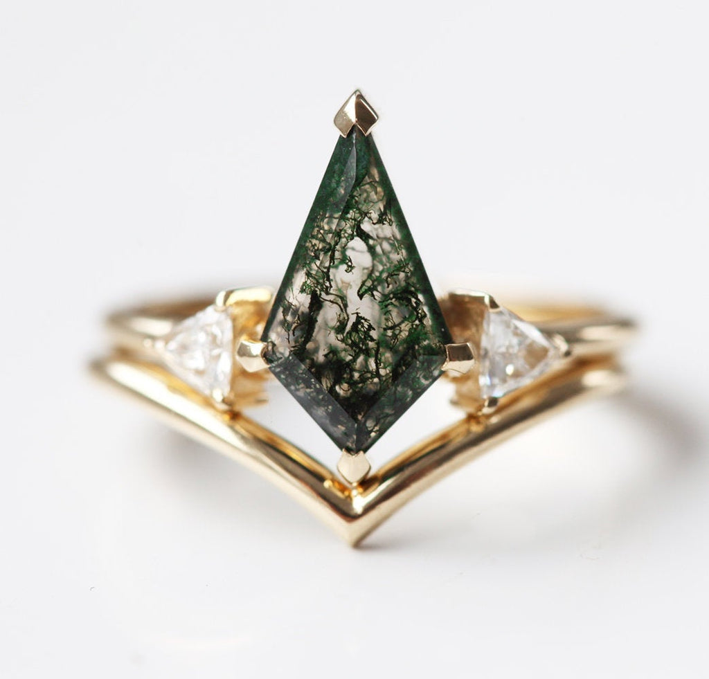 Avery Kite Moss Agate Ring With Chevron Band