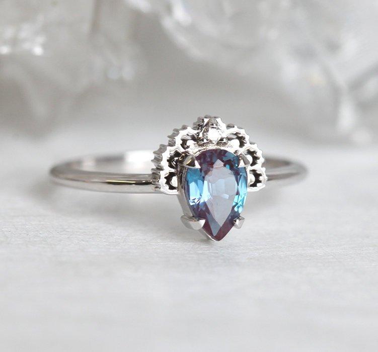 Etta Alexandrite Ring