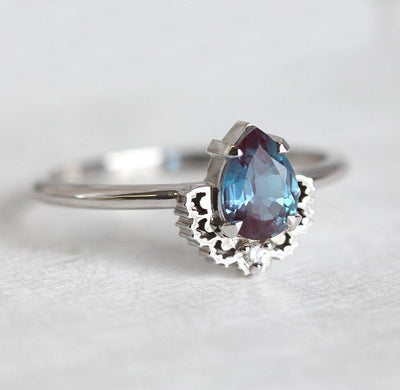 Etta Alexandrite Ring