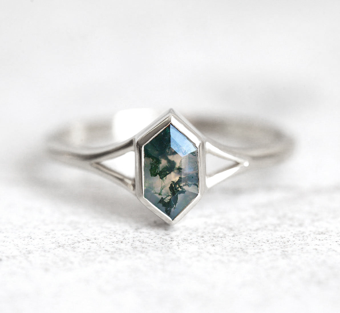 Hexagon Solitaire Moss Agate Ring with Chevron Band