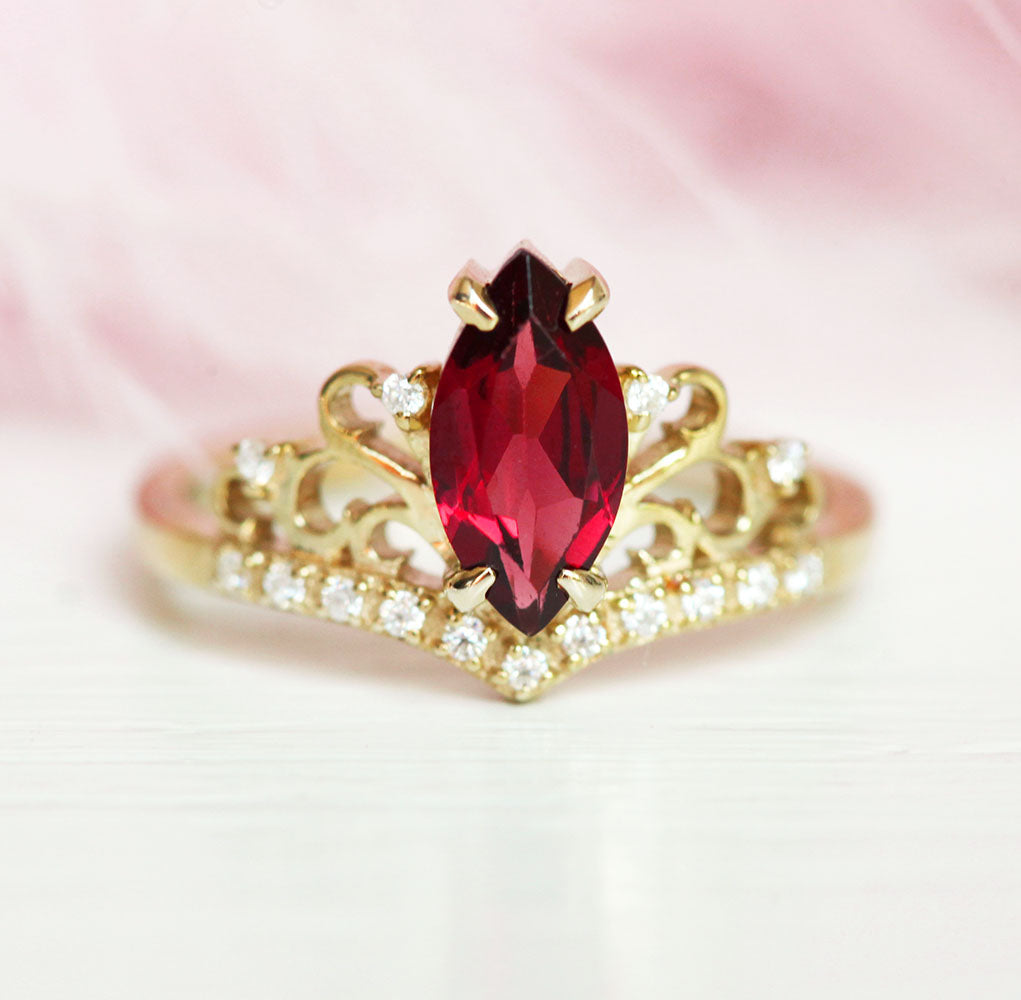 Daria Vintage Marquise Garnet Ring
