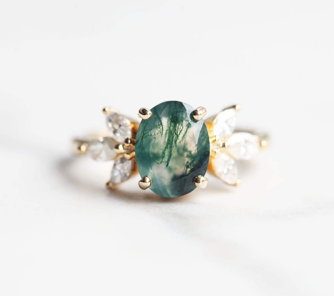 Meghan Oval Moss Agate Ring with Petal Side Moissanite
