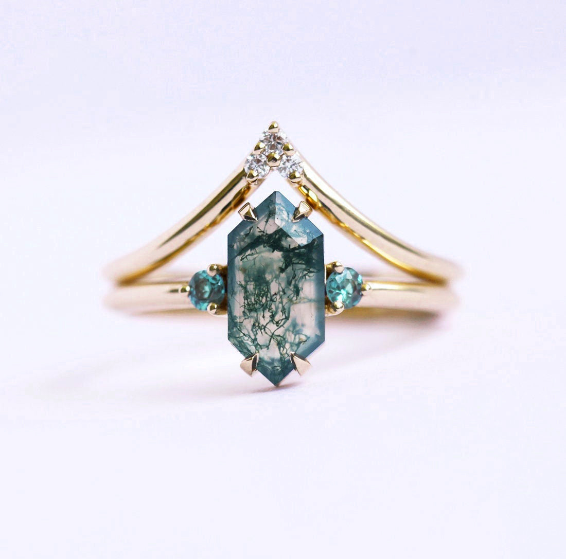 Luna Moss Agate And Alexandrite Ring With Diamond Band