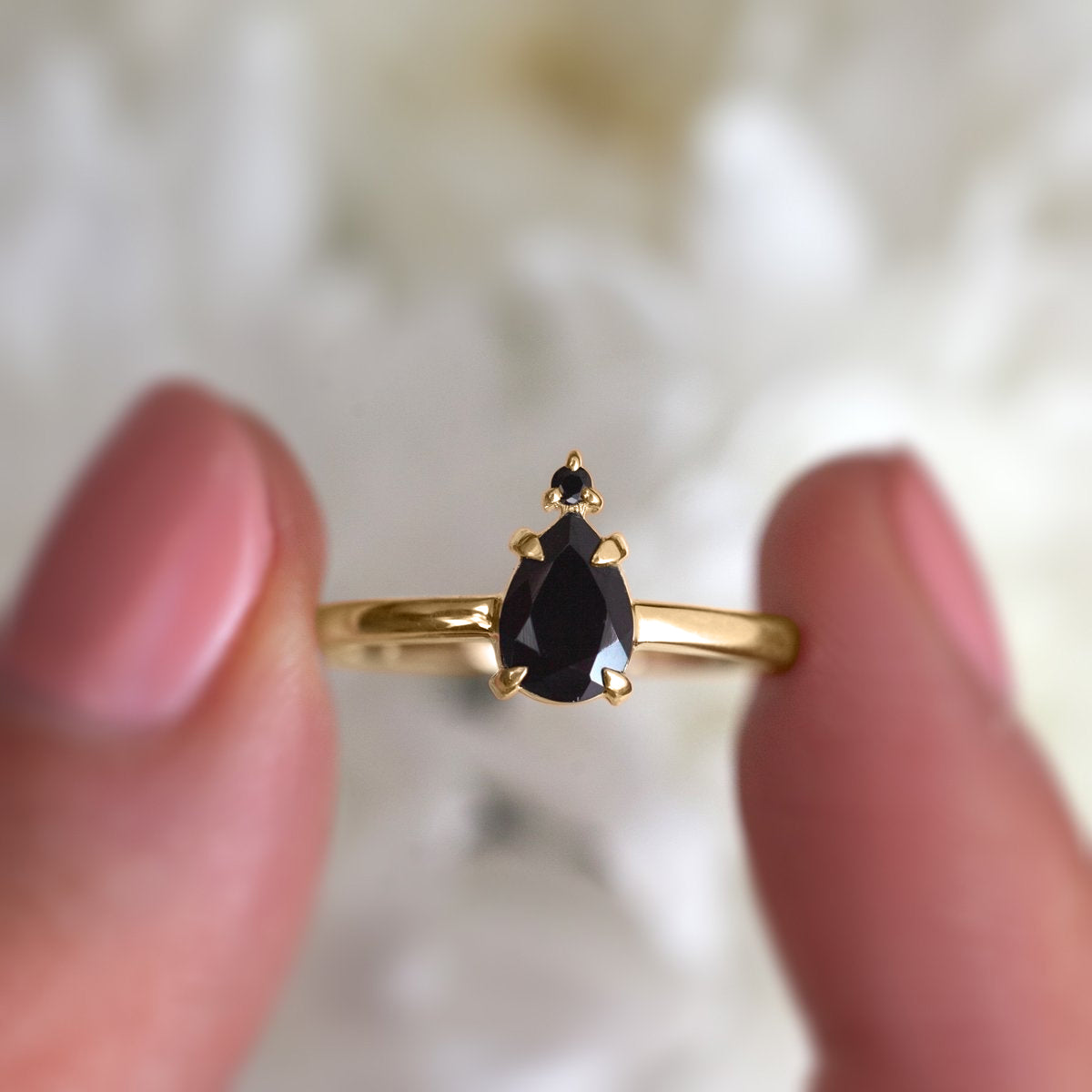 Eva Queen Pear Black Spinel Ring