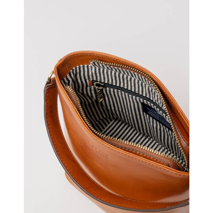 Bobbi Bucket Bag Midi Classic Leather