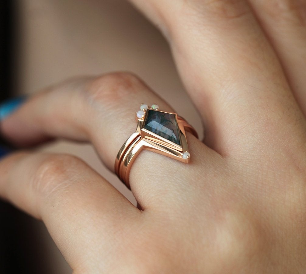 Zara Kite Moss Agate Ring