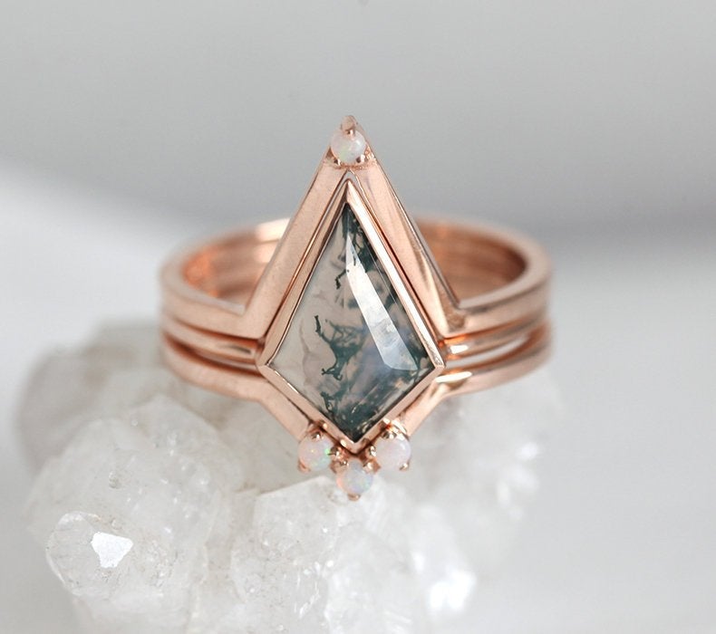 Zara Kite Moss Agate Ring