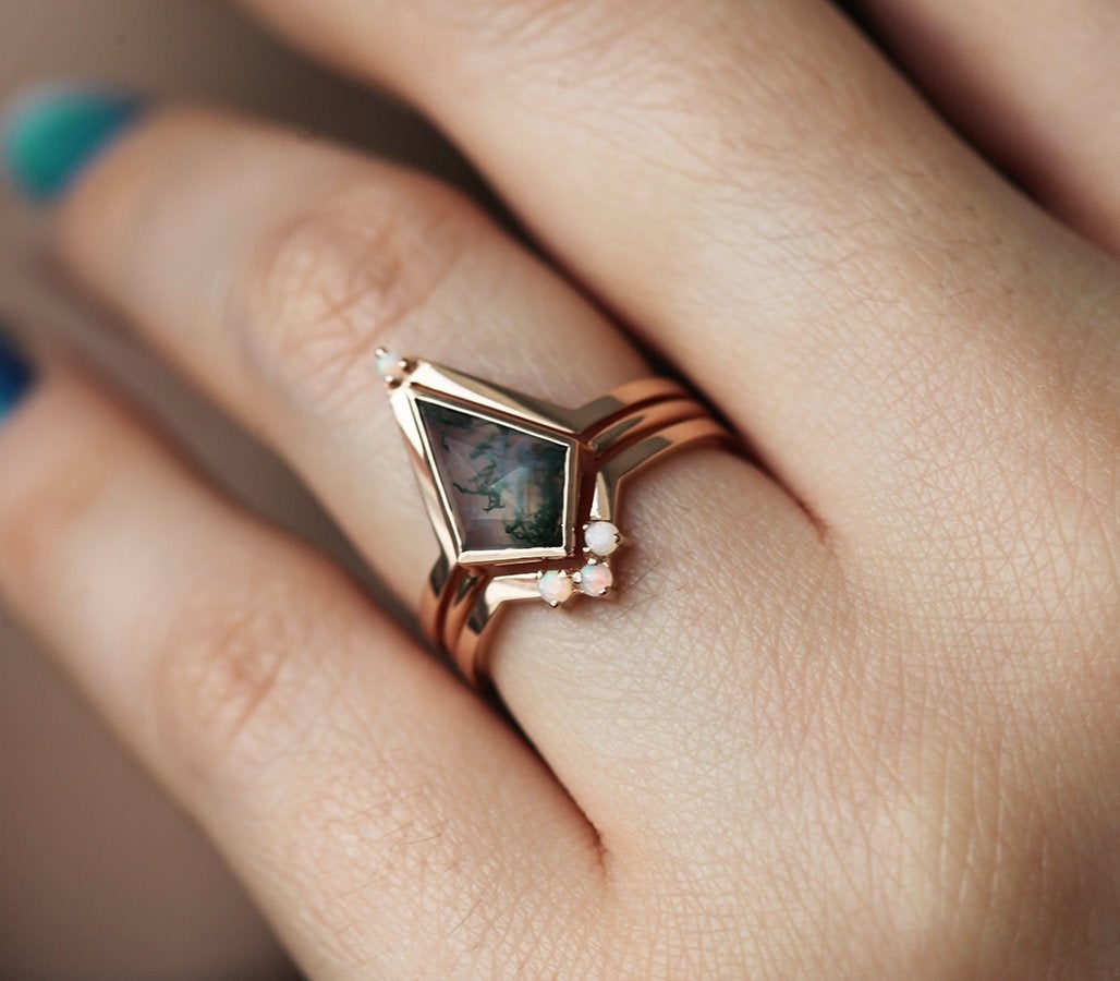 Zara Kite Moss Agate Ring